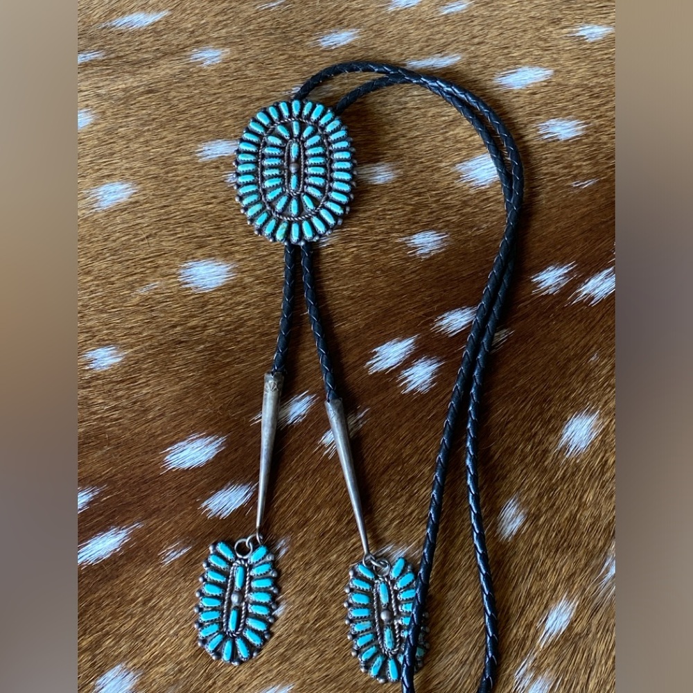🛑SOLD🛑Vintage Sterling & Turquoise Cluster Bolo 💠
